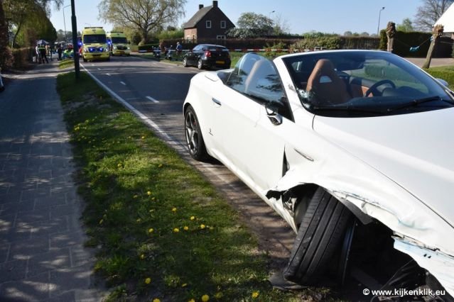 april2019motorrijdersgescheptdoorautoineersel2.jpg